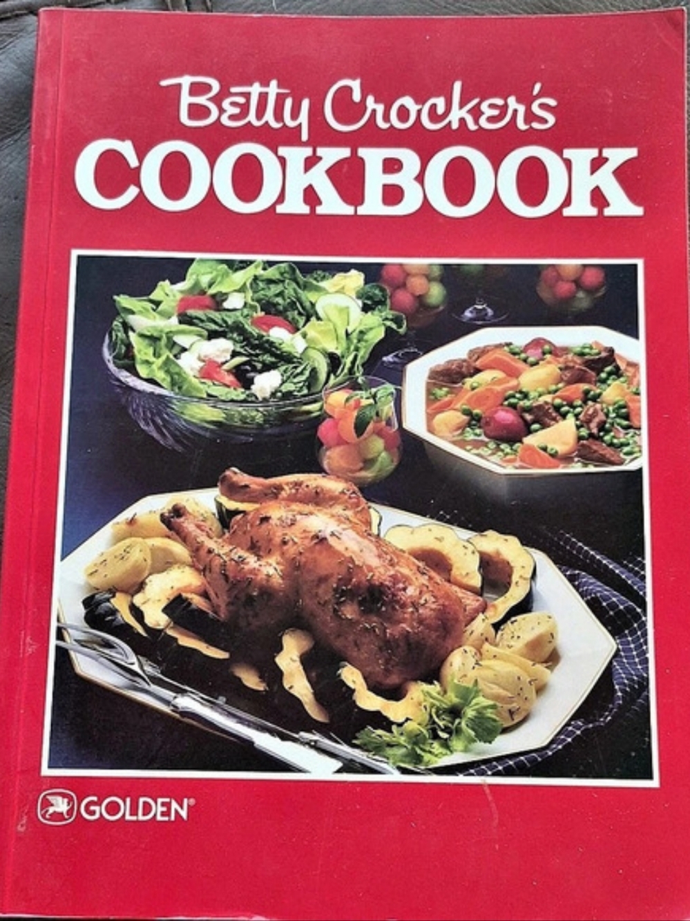 Betty Crocker 's Cookbook Vintage Red